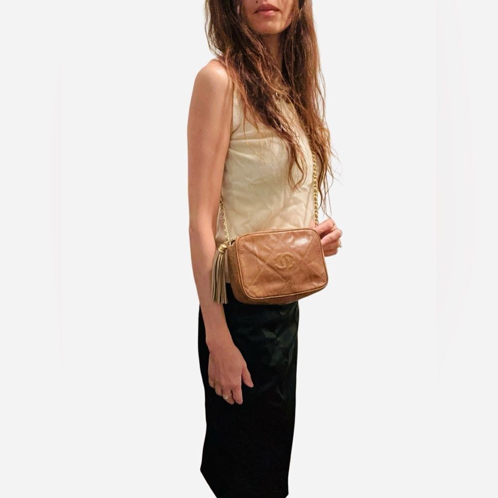 CHANEL Tan lizard Leather Crossbody Bag - Picture 4 of 15